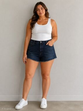 Universal Thread Women's 4" Frayed Hem Jean Shorts - 14